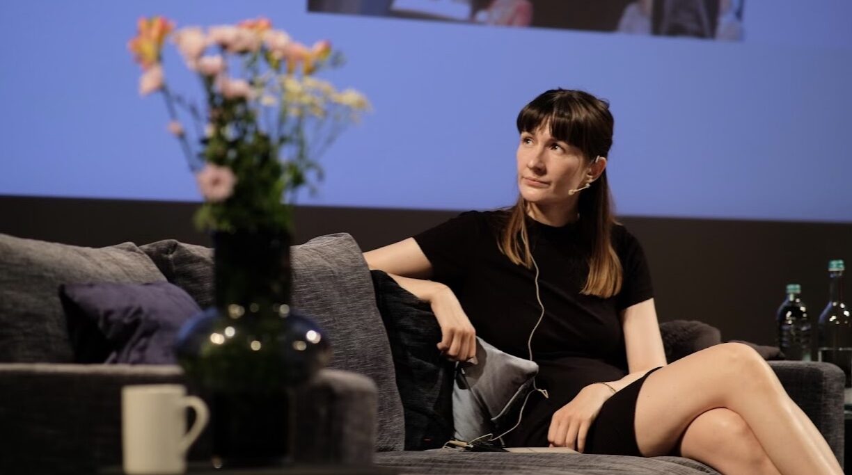 På scenen som en del af projektet Listen Louder for Constructive Institute